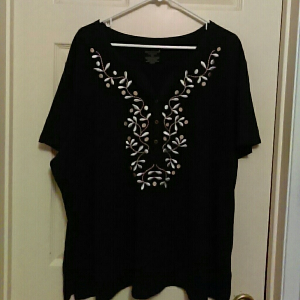 North Crest Embellished Plus Top